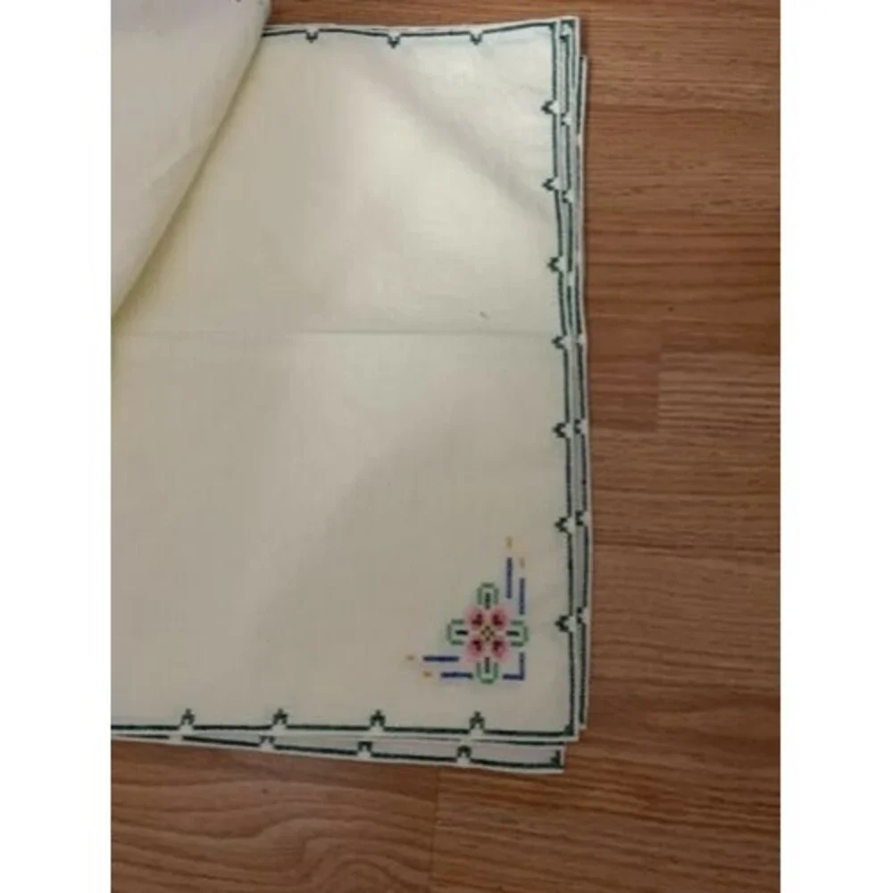 6 Vintage Cocktail Napkins Hand-Embroidered Vintage Napkin Set